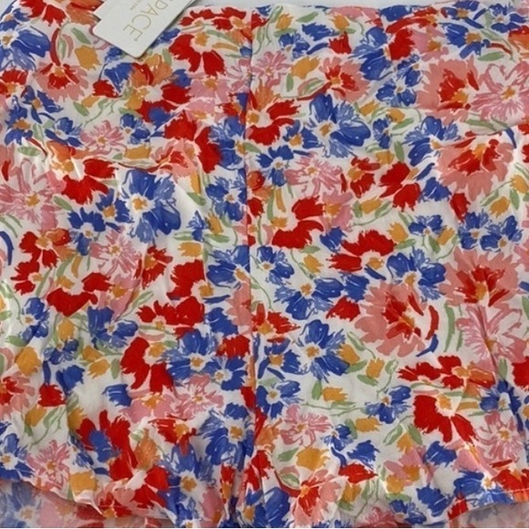 L*Space flowy floral shorts NWT Flowers Forever Ioana Short - Picture 4 of 6